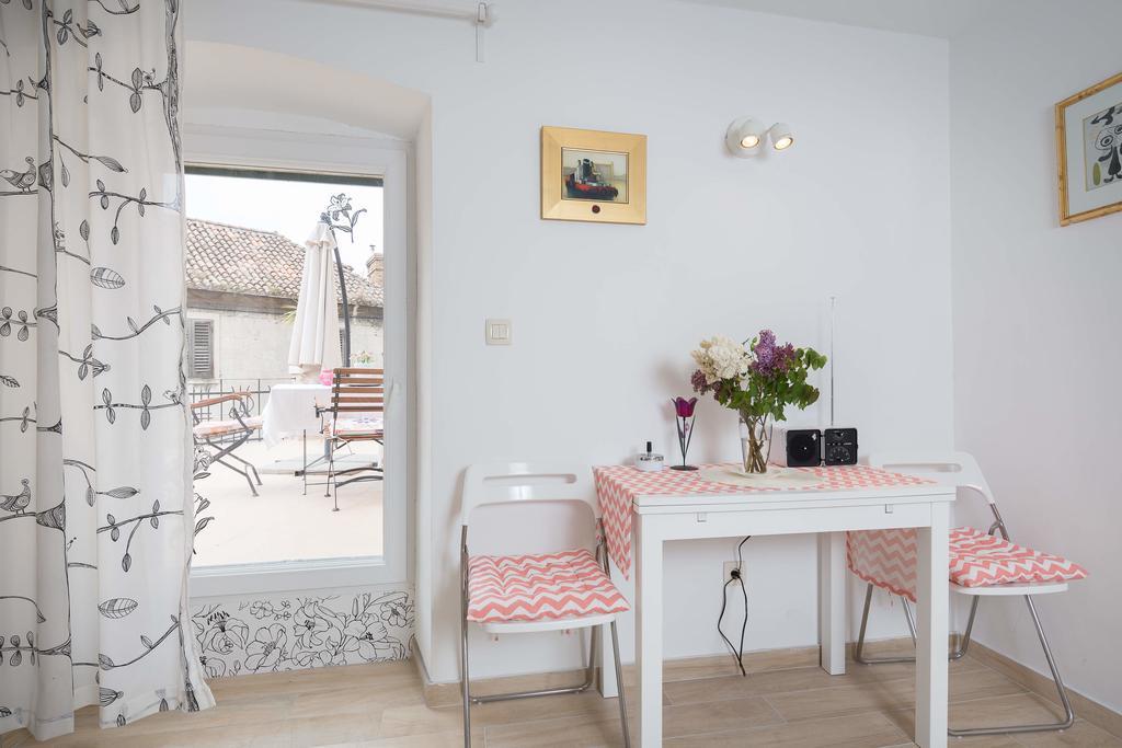 Phoenix Studio Apartment Split Buitenkant foto