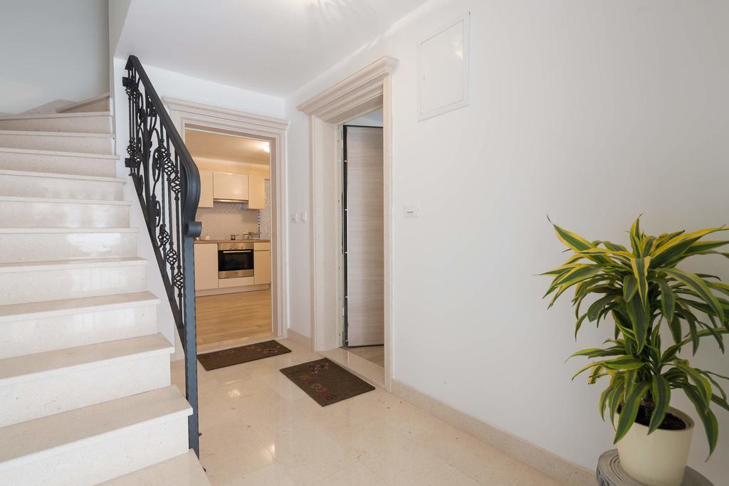 Phoenix Studio Apartment Split Buitenkant foto